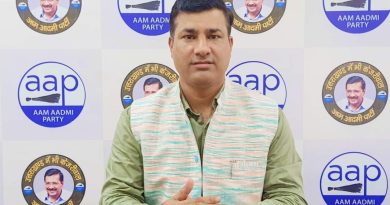 महंगी फल-सब्जी से आम जनता का हुआ बुरा हाल,बरसात का बहाना बनाकर दुगने- चोगुने दामो पर बेच रहे फल सब्जी