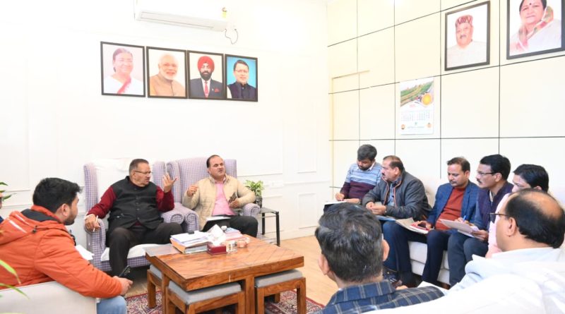 मंत्री गणेश जोशी ने सभी विभागों को आपसी समन्वय के साथ कार्य करते हुए आपदा प्रभावित क्षेत्रों में पुनर्निर्माण कार्यों को सर्वोच्च प्राथमिकता देने के दिए निर्देश