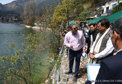 मुख्य सचिव ने विश्व प्रसिद्ध श्री कैंचीधाम में पंहुचकर बाबा नीब करौली के भी दर्शन कर राज्य की सुख एवं शांति की कामनां की