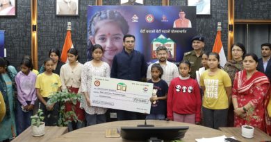 नवरात्र के पावन अवसर पर डीएम ने की देवियों की स्तुति; 10 बालिकाओं की शिक्षा पुनर्जीवित