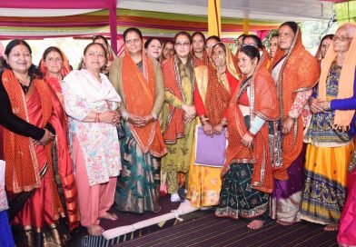 रेखा आर्या ने सोमेश्वर विधानसभा क्षेत्र के गांव क्वैराली स्थित मां भगवती मंदिर प्रांगण में आयोजित नवरात्रि पूजन में की सहभागिता