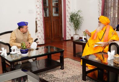 मुख्यमंत्री श्री पुष्कर सिंह धामी से श्री केदारनाथ धाम के रावल श्री श्री श्री 1008 भीमाशंकर लिंग ने की शिष्टाचार भेंट