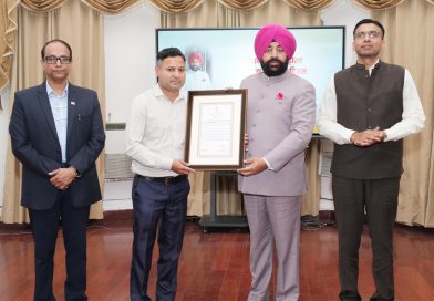 आपदा में उत्कृष्ट कार्य करने वाले कार्मिकों को राज्यपाल ने किया सम्मानित