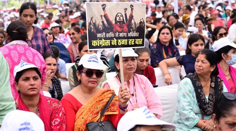 प्रधानमंत्री श्री नरेंद्र मोदी के नेतृत्व में मातृशक्ति को देश की लोकतांत्रिक व्यवस्था में उनका अधिकार दिलाने के लिए नारी शक्ति वंदन अधिनियम लाया गया……………..धामी