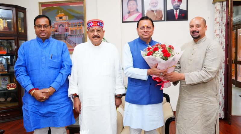 मानव उत्थान सेवा समिति के माध्यम से चारधाम यात्रियों का 10 करोड़ का बीमा  महाराज ने मुख्यमंत्री धामी को सौंपा 367995 की धनराशि का चैक