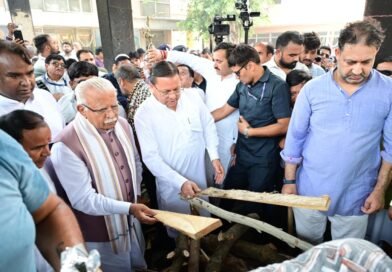 पूर्व मुख्यमंत्री मेजर जनरल भुवन चंद्र खंडूड़ी (से.नि) की अंतिम यात्रा में शामिल हुए मुख्यमंत्री श्री पुष्कर सिंह धामी, केंद्रीय विद्युत मंत्री श्री मनोहर लाल खट्टर, सहित मंत्रीगण एवं जनप्रतिनिधि
