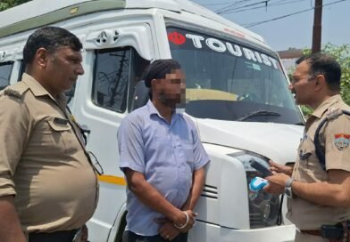 चेकिंग के दौरान पुलिस द्वारा वाहन को चैक करने पर वाहन चालक के नशे में होने की हुई पुष्टि वाहन को किया सीज