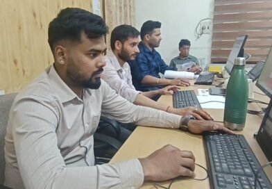 पेंशनरों को डिजिटल रूप से सशक्त बनाने की पहल, पेंशनर फैसिलिटेशन हाल में जीवन प्रमाण पत्र पर विशेष प्रशिक्षण जारी*