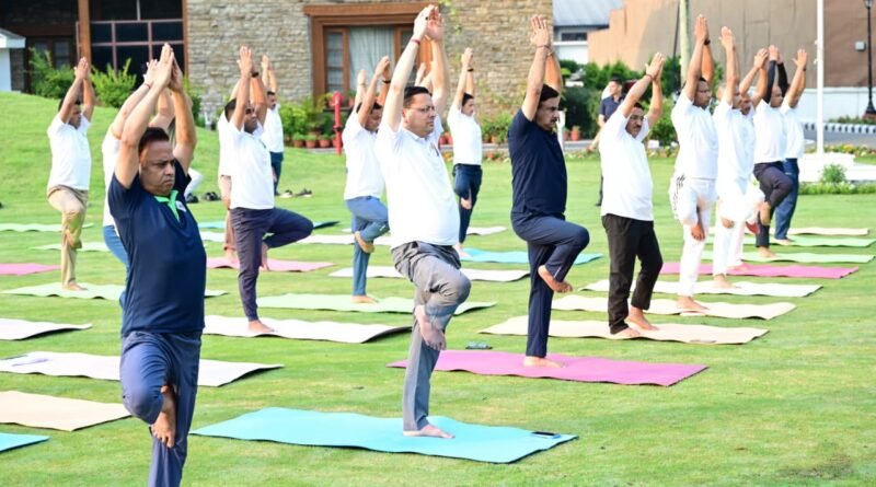 मुख्यमंत्री ने प्रदेशवासियों से अंतरराष्ट्रीय योग दिवस के अवसर पर योगदान देने का किया आग्रह