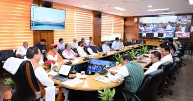 चारधाम यात्रा से जुड़े जिलों के डीएम और एसपी नियमित समीक्षा कर व्यवस्थाएं और बेहतर बनाएं……………मुख्यमंत्री*