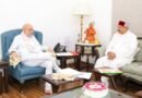 मंत्री सतपाल महाराज ने गृह मंत्री अमित शाह से शिष्टाचार भेंट कर उन्हें उत्तराखंड पर्यटन द्वारा प्रकाशित “Ambles Across Godland” नाम की एक पुस्तक भी भेंट की