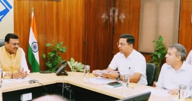 मुख्य सचिव श्री आनन्द बर्द्धन ने सभी आपातकालीन हेल्पलाईन सेवाओं को एकीकृत आपातकालीन हेल्पलाईन 112 से तकनीकी एवं परिचालानात्मक रूप से जोड़े जाने के दिए निर्देश