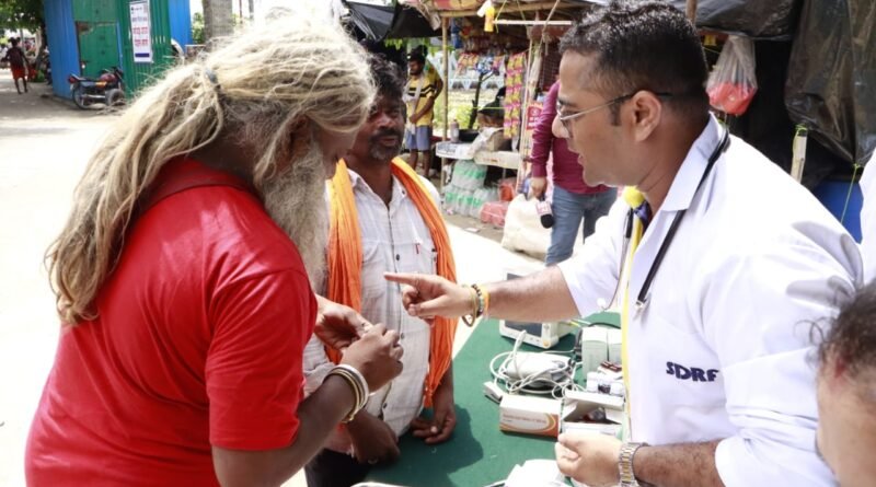 सुरक्षा, सेवा और समर्पण का संगम—SDRF ने शंकराचार्य चौक पर लगाया निःशुल्क चिकित्सा शिविर