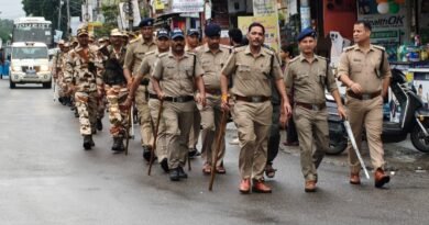 आगामी वीवीआईपी कार्यक्रम के दृष्टिगत एसएसपी देहरादून के निर्देशों पर पुलिस द्वारा अर्द्ध सैनिक बलों के साथ किया गया फ्लैग मार्च