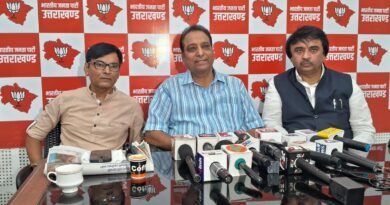 पहले इस्तीफा, अब ग्रैंड स्वागत का राजनैतिक पाखंड जनता देख रही है: चमोली