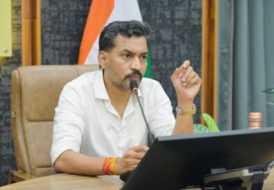 नामित अधिकारियों को दो दिन में गड्ढों एवं क्षतिग्रस्त हिस्सों की सूची तैयार कर फोटो सहित रिपोर्ट देने के निर्देश