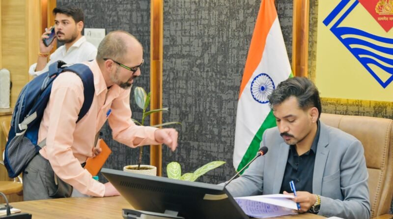 बुजुर्गों की सुरक्षा, पेंशन और जरूरतमंद परिवारों की सहायता से लेकर जन सुविधाओं पर प्रशासन का फोकस