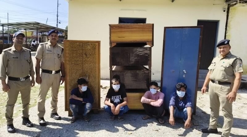 नशे की लत के चलते अपने ऊपर चढ़े कर्ज को उतारने तथा जल्द पैसा कमाने के लालच में अभियुक्तों द्वारा दिया गया  घटना को अंजाम