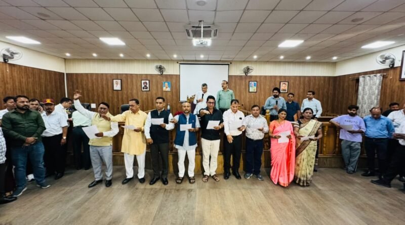 नगर निगम देहरादून में मनोनीत पार्षदगणों का शपथ ग्रहण कार्यक्रम सम्पन्न