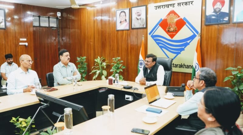 कार्मिक एवं वित्त विभाग को सम्बन्धित विभागों के साथ समन्वय स्थापित कर विदेशी भाषा प्रशिक्षण कार्यक्रम के लिए एक समग्र प्रस्ताव तैयार करने के दिए निर्देश