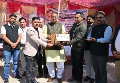 कैबिनेट मंत्री गणेश जोशी ने मेधावी छात्र-छात्राओं को पंडित दीनदयाल उपाध्याय शैक्षिक उत्कृष्टता पुरस्कार से किया सम्मानित