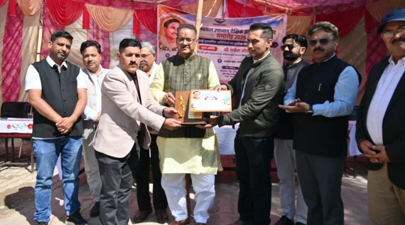 कैबिनेट मंत्री गणेश जोशी ने मेधावी छात्र-छात्राओं को पंडित दीनदयाल उपाध्याय शैक्षिक उत्कृष्टता पुरस्कार से किया सम्मानित